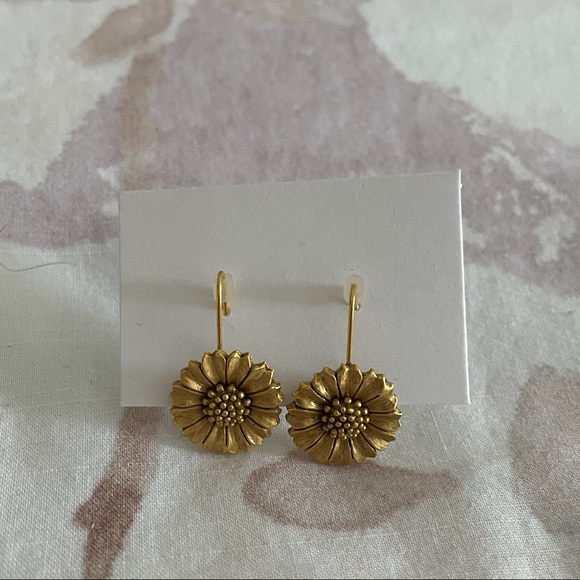 Express Jewelry - NWOT Express Sunflower earrings